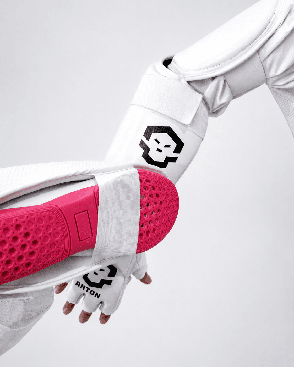 Arm Ultra blocking pink training pad - Anton Core absorbing direct impact